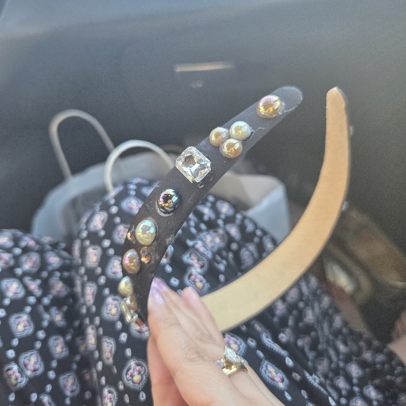 Elegant Black Embellished Handcrafted Headband - Picture 8 of 8